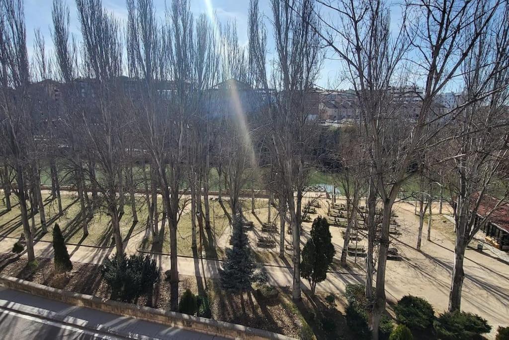 Alojamiento Centrico La Buganvilla Aranda de Duero Kültér fotó